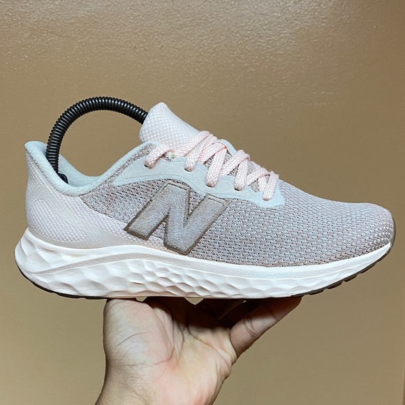 New Balance Fresh Foam Arishi V4 Women's Light Pink Sneakers Size 8 - Picture 4 of 15